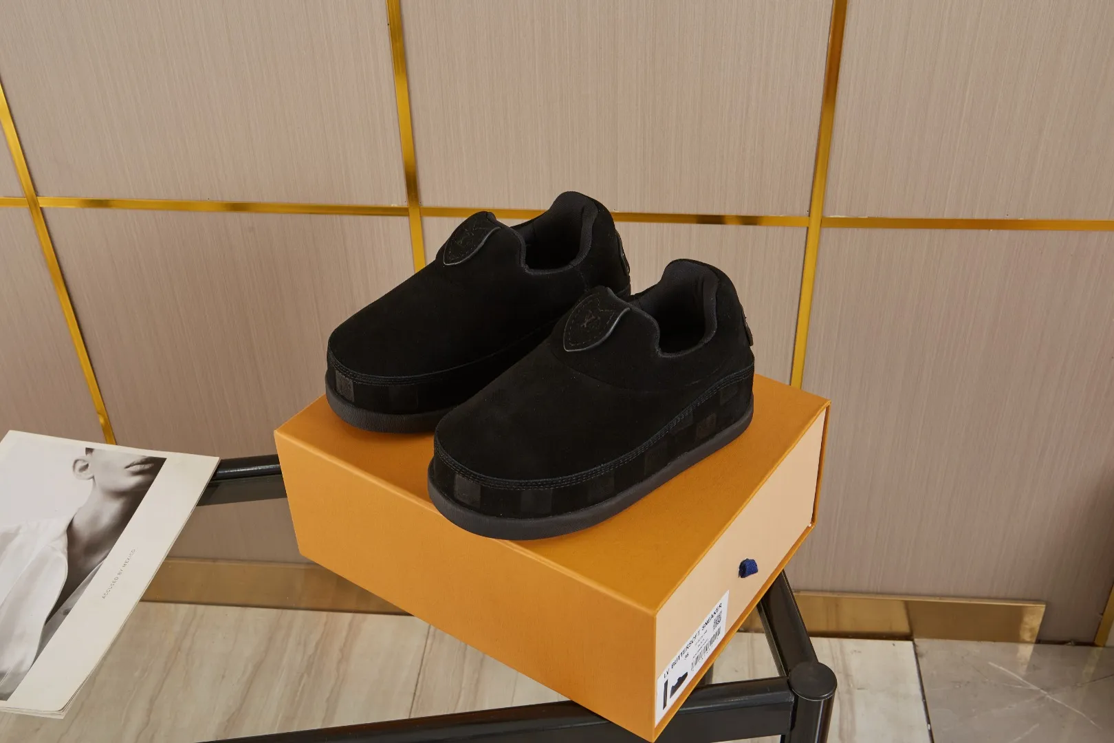 💰💰💰 660 hot items 🆕🆕🆕𝙇𝙑🔥New models are on the shelves🔥 Louis Vuitton 25ss, LV co-branded nigo YETI Fat Ding is ugly and cute, many internet celebrities have put it on the show, a classic and versatile item. Fabric: imported high mercerized cowhide suede. Lining: High-grade elastic mesh, original molded outsole. Size: women's clothing, 35-41 (customized for women's 40 and 41), men's clothing 39-46 (customized for 45-46)